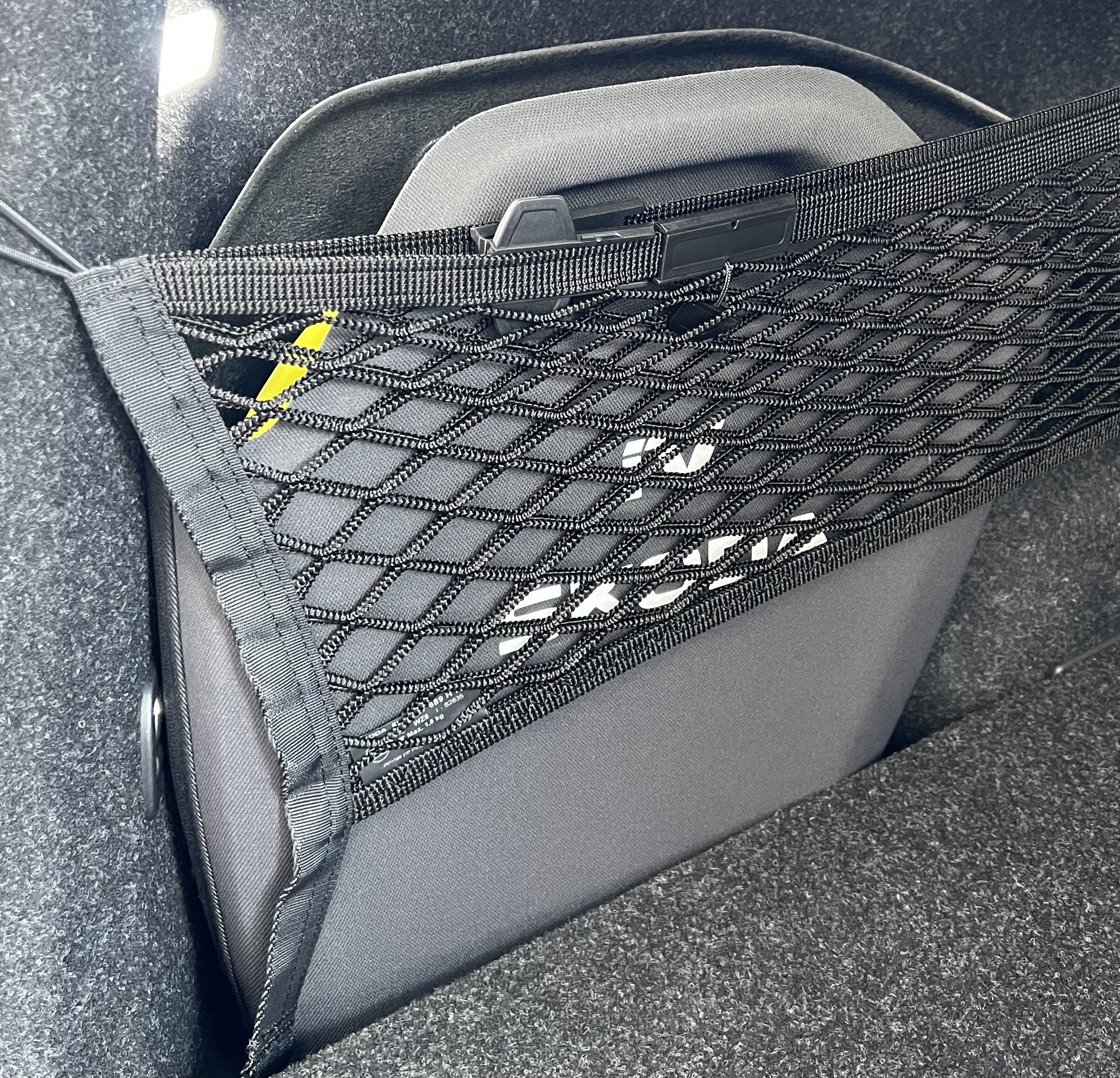 Ladekabeltasche aus Zubehör