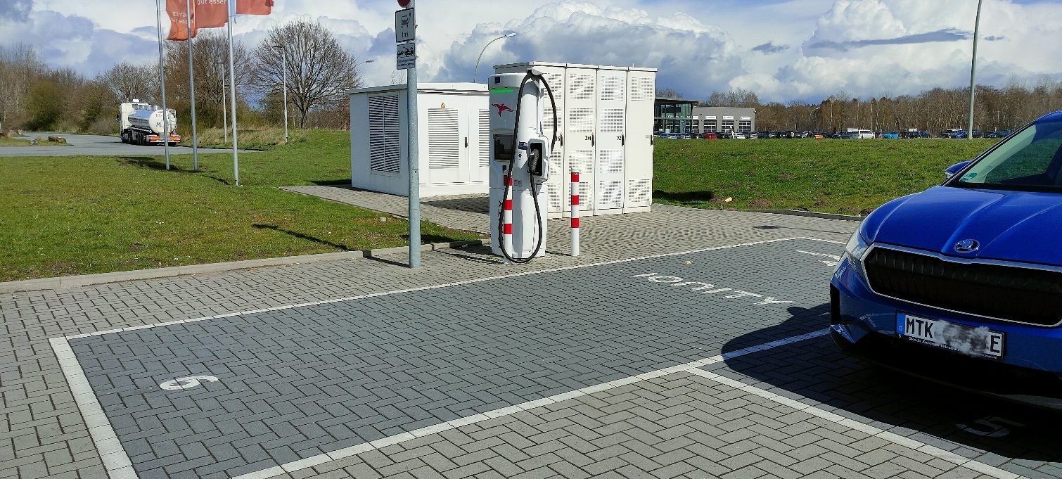 Viel Platz für Gespanne - Ionity Salzbergen