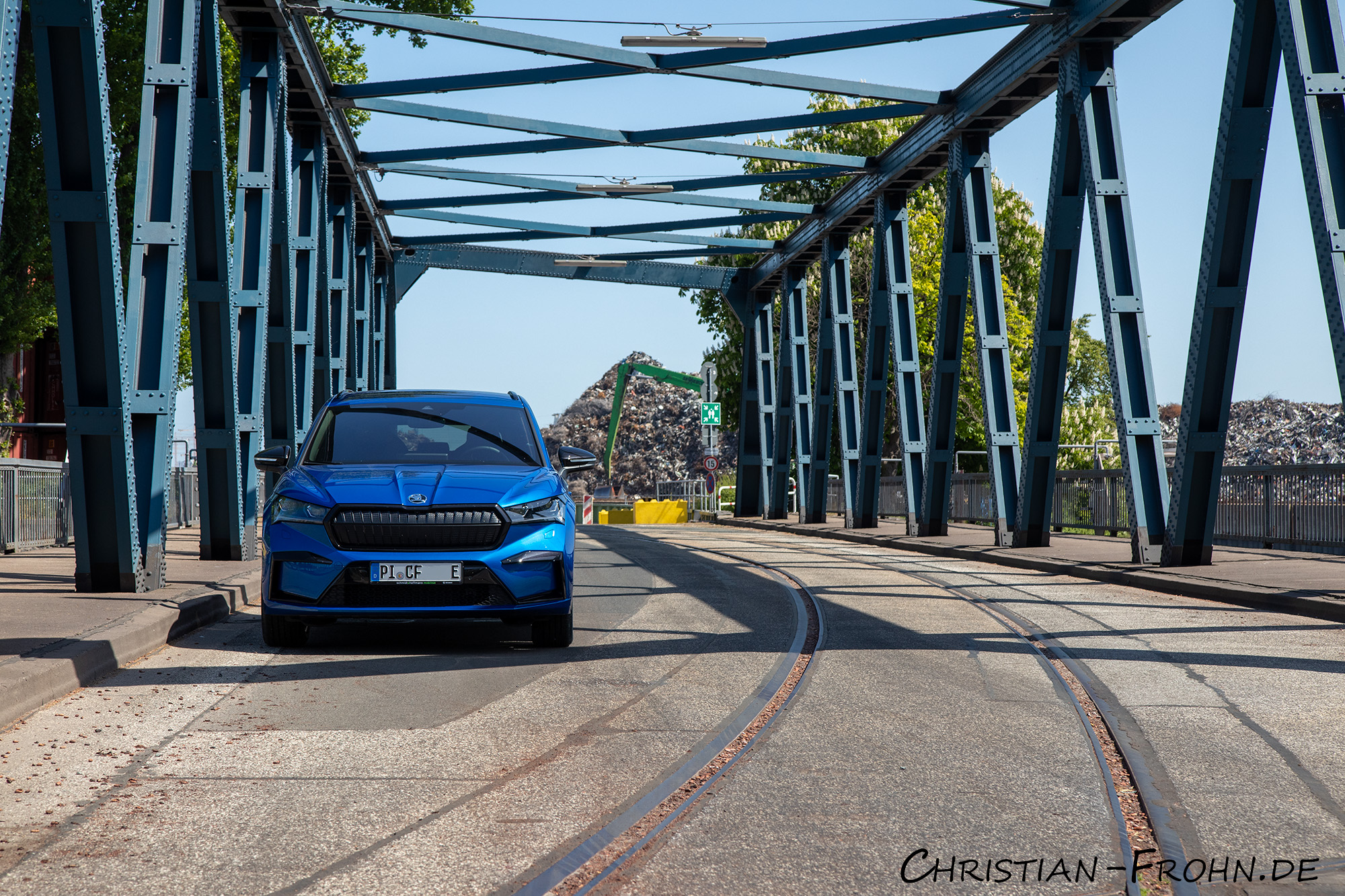 Skoda Enyaq - Race Blue Metallic Sportline - Hafen Hamburg