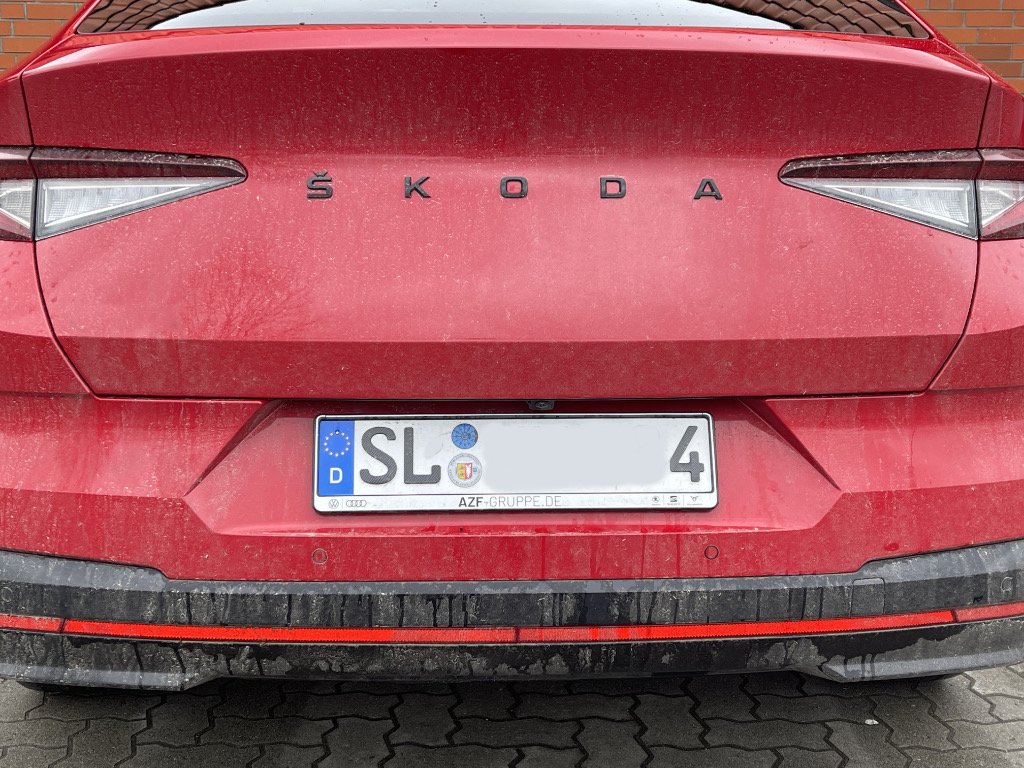 Fotomontage ohne Schriftzug „Enyaq“ und „IV“