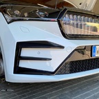 Einsetzen und von hinten verschrauben