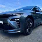 Winterräder montiert, Schrägansicht