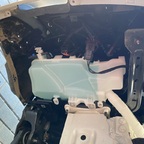 Scheibenwasserbehälter demontieren